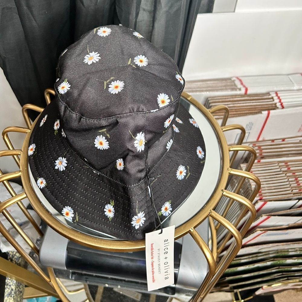 Alice & Olivia Daisy Bucket Hat Reversible
